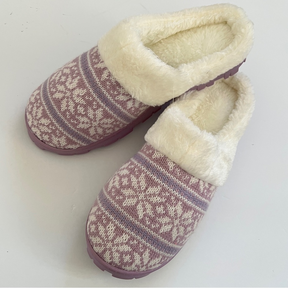 I. appel  Violet Snowflake Knit Slippers